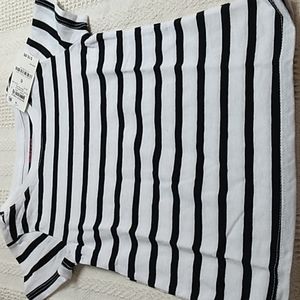 Epic Threads Girls tshirt in Black & White Stripes size 6